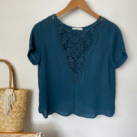 Lush Tops - Lush Lace detail crop top
